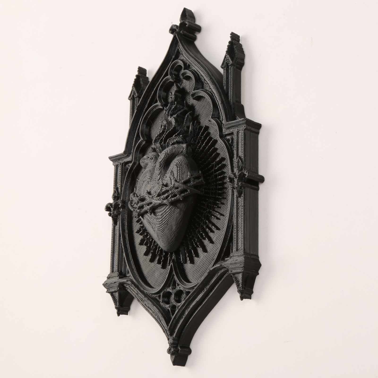 1pc Gothic Church Sacred Heart Relief Wall Plaque Vintage Distressed Gilded Wall Hanging European Dark Home Wall Decor - Image 2